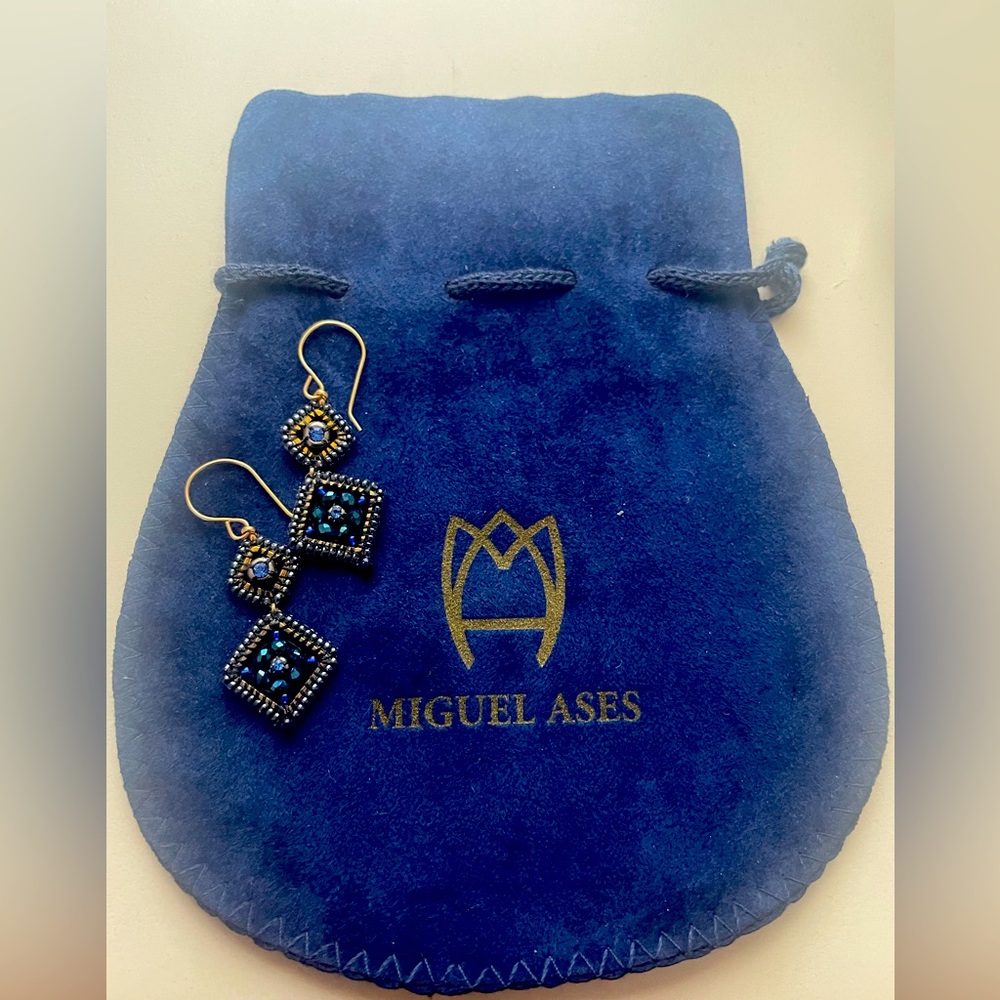 Miguel ases earrings